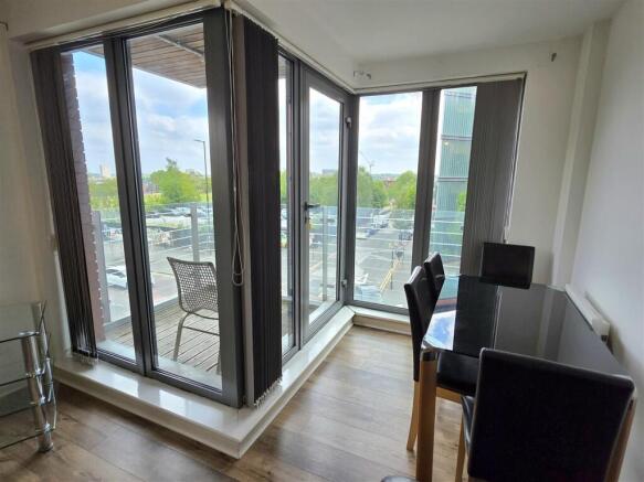 Dining/Balcony