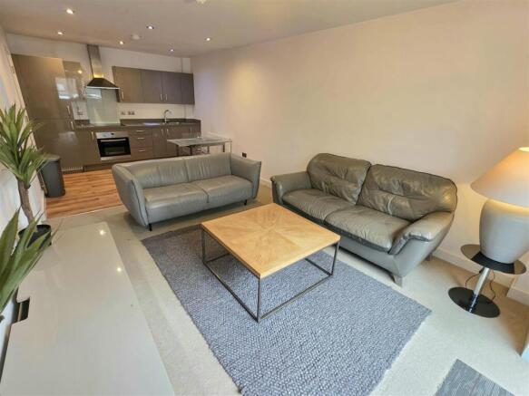 Lounge/Kitchen