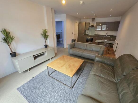 Lounge/Kitchen