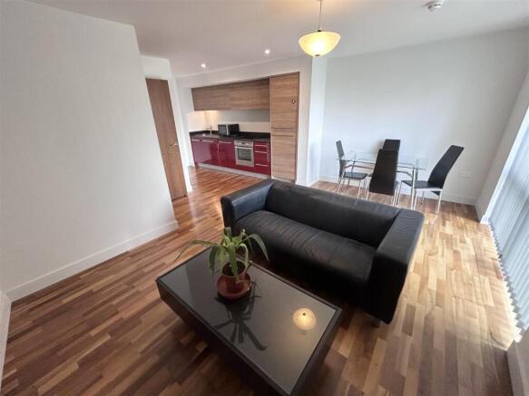 Lounge/Kitchen