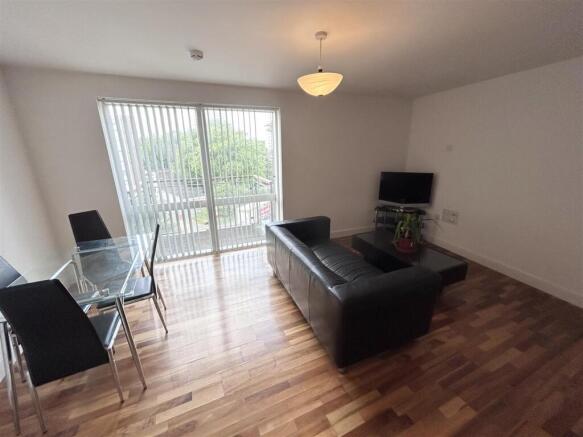 Dining/Lounge