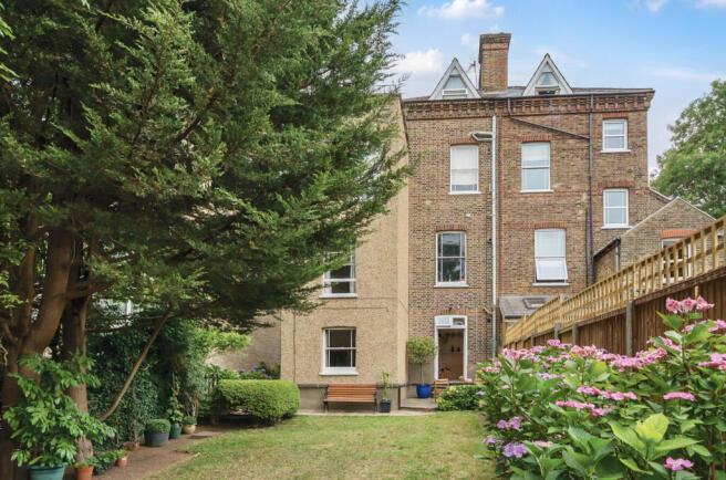 1326335-3-687690f...