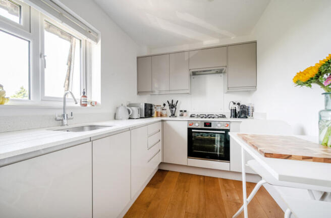 1336038-5-689b3ba...