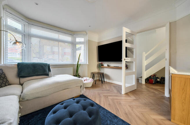 1372636-9-68fb65c...