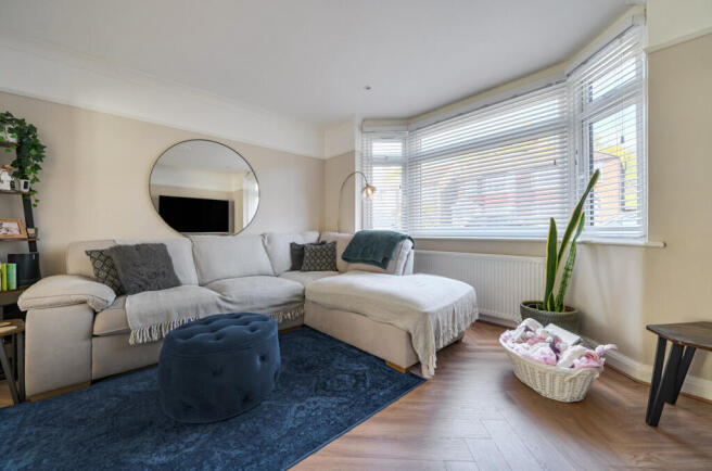 1372636-10-68fb65...