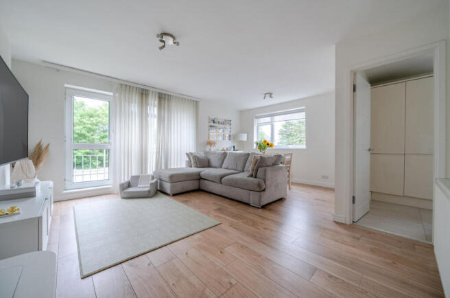 1327743-12-687f6f...