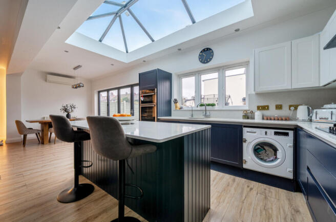 1402730-11-697203...