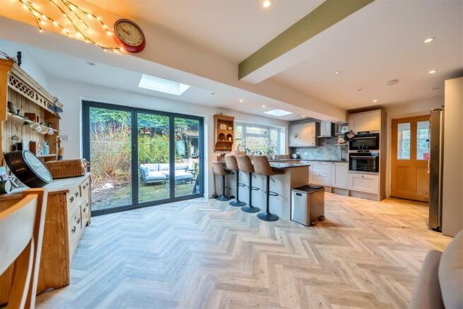 Kitchen/Dining