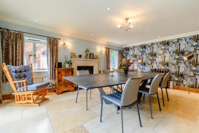 6 bedroom detached house for sale in Buckley Green, Henley-In-Arden, B95