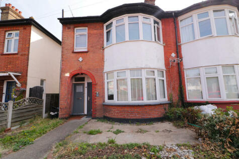 Southend on Sea - 1 bedroom ground floor flat for sale