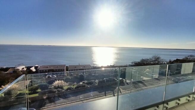 Thames View sea v...