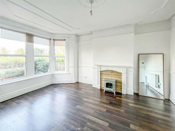 107 Victoria Ave ...