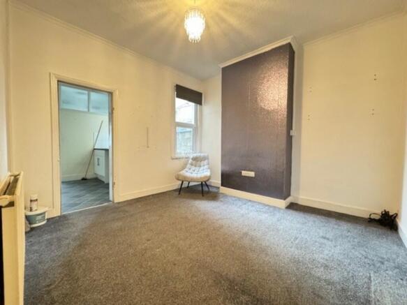 12 North Avenue l...