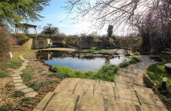 Rear Garden/Pond.