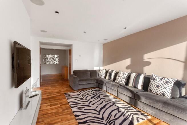 34A Barnton Avenue W