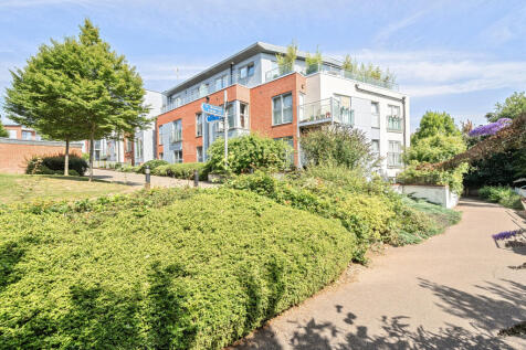 Charrington Place, St. Albans, AL1