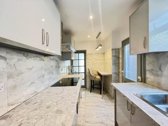 05ff3850-WhatsApp...