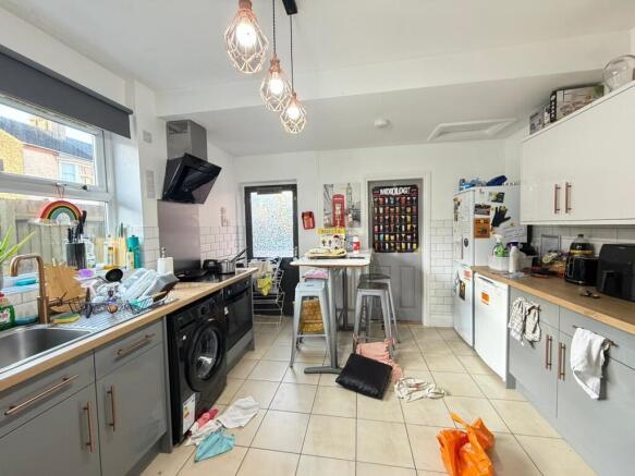 fd03abde-92af-4a5...