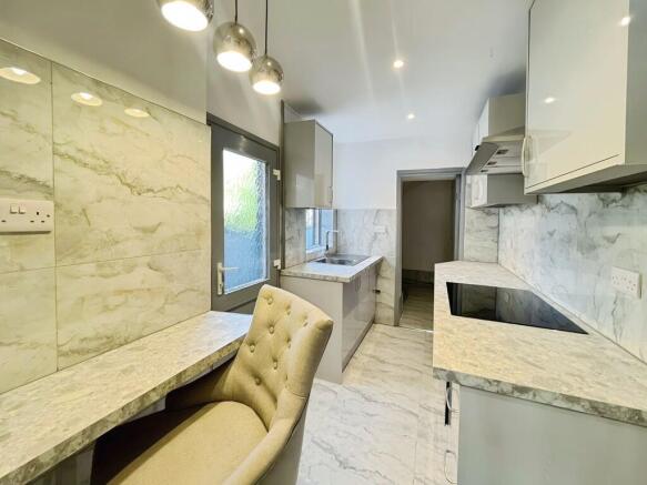 f3a71b8f-WhatsApp...