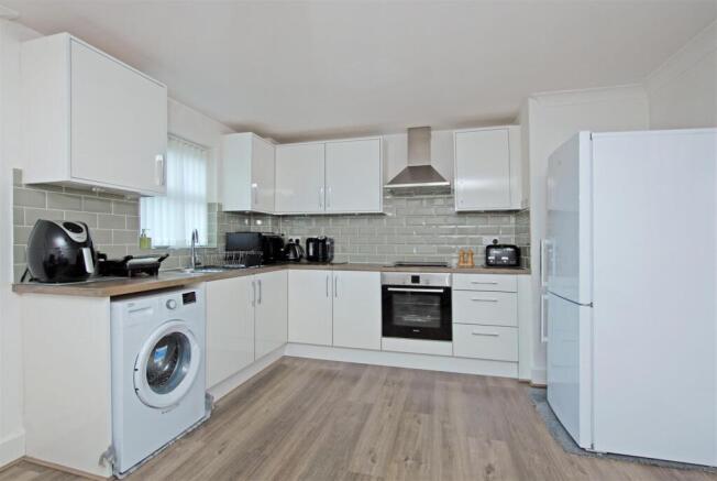 12 TOBERMORY CLOSE (5).jpg