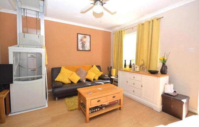 Annexe Front Room
