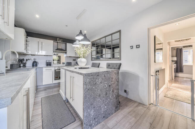 1360091-8-68d4fe7...