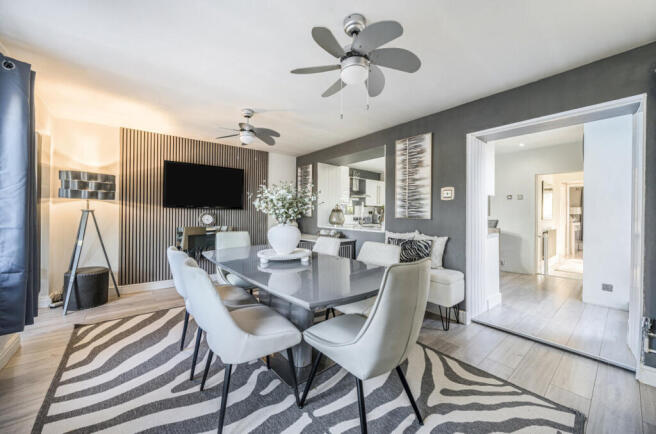 1360091-9-68d4ff3...