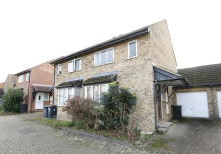 Cedar Close, Shefford