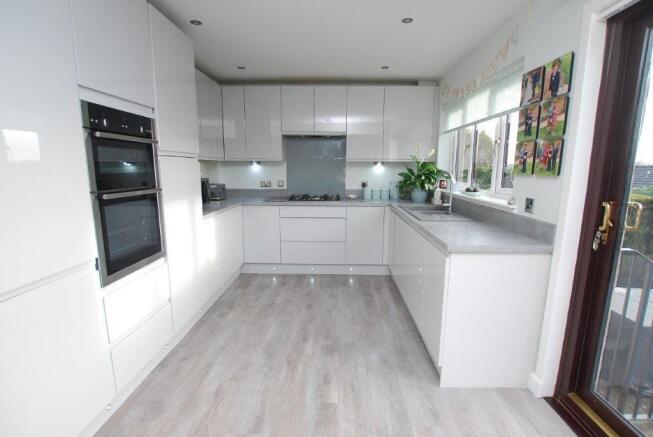 Kitchen/dining