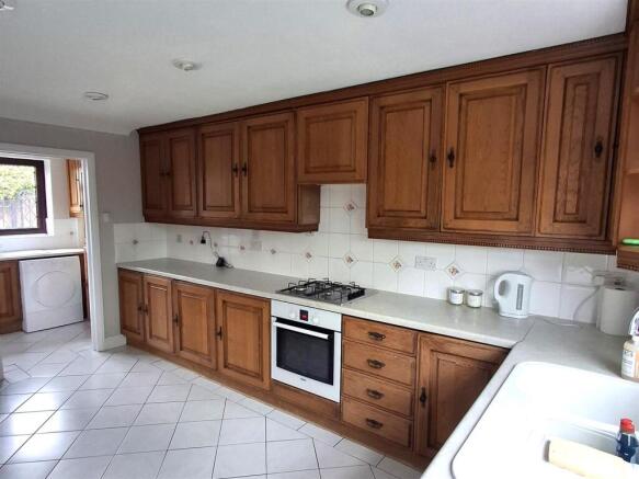 Kitchen 2.jpg