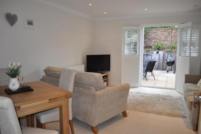 inside 9 Ellerton 005.JPG