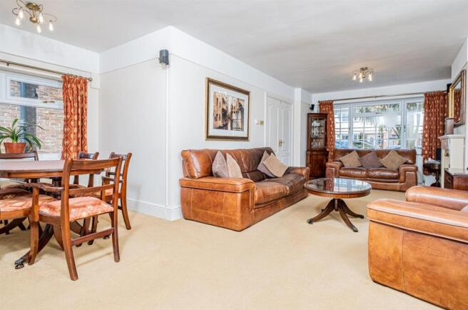 L- Shaped Lounge/Dining Room