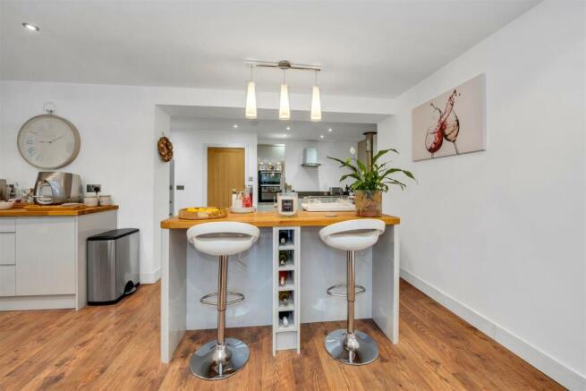 Open plan kitchen/breakfast room
