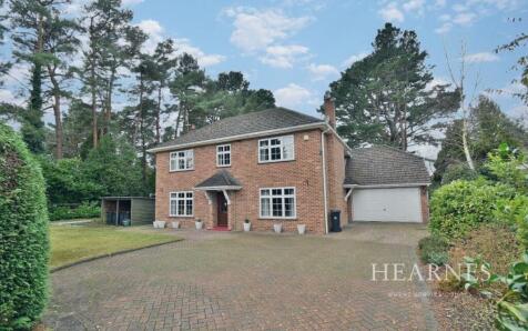 Aldridge Road, Ferndown, BH22