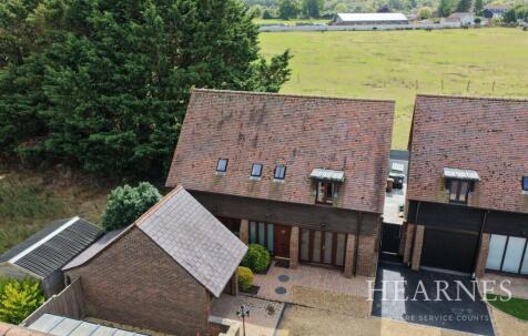 Lake Farm Close, Ferndown, BH22