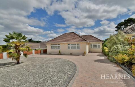Pine Glen Avenue, Ferndown, BH22