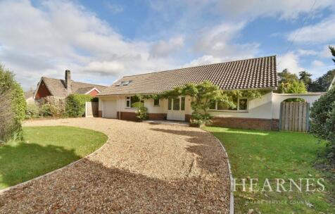 West Moors Road, Ferndown, BH22