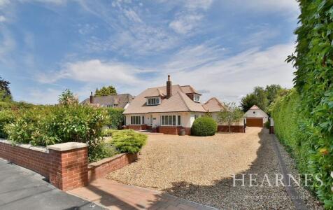 Chine Walk, West Parley, Ferndown, BH22