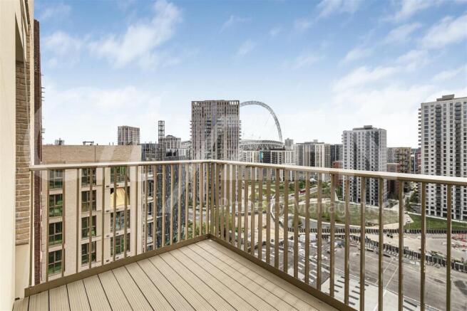 BALCONY/VIEWS