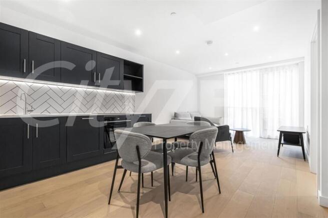 KITCHEN/RECEPTION