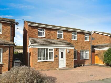 Cedar Close, Melbourn, Royston, SG8