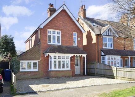 Mead Road, Cranleigh