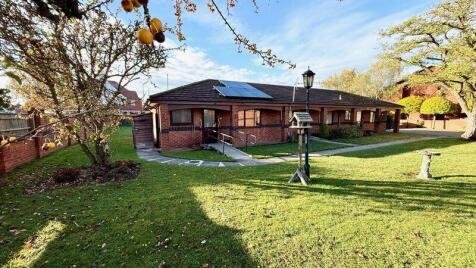 St. Claires Court, Lincoln