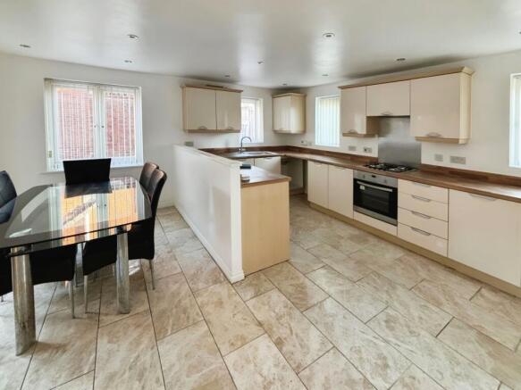 Kitchen/Dining Room