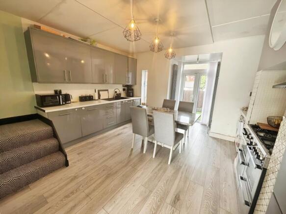 Kitchen/Dining Room