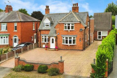 High Road, Carlton-in-Lindrick, Worksop, Nottinghamshire, S81