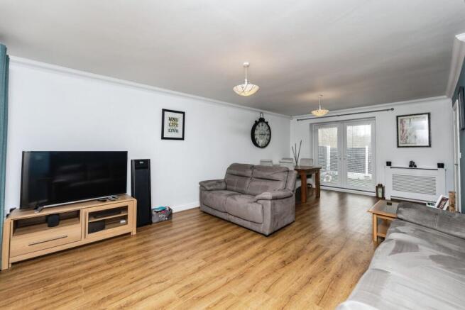 Lounge/Dining Room