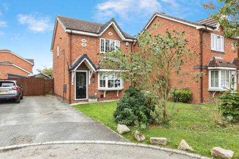 Clover Walk, Upton, Pontefract, West Yorkshire, WF9