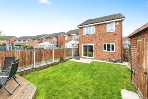 Clover Walk, Upton, Pontefract, West Yorkshire, WF9
