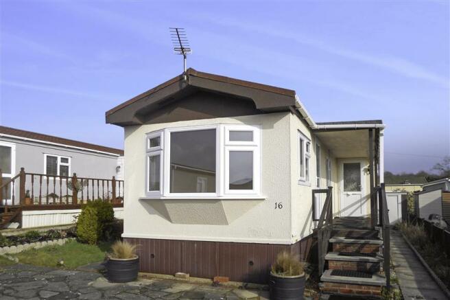 1 Bedroom Mobile Home For Sale In Lower Dunton Road